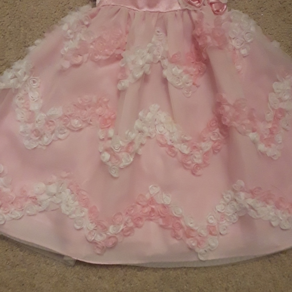 Dress - Picture 3 of 3
